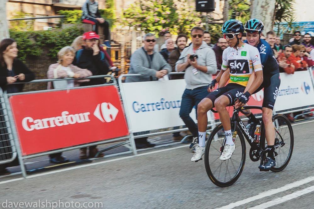 Egan Bernal sobre bicicleta de Chris Froome - Etapa 5 Vuelta a Cataluña (Ph. davewalshphoto) - Escarabajos Colombianos