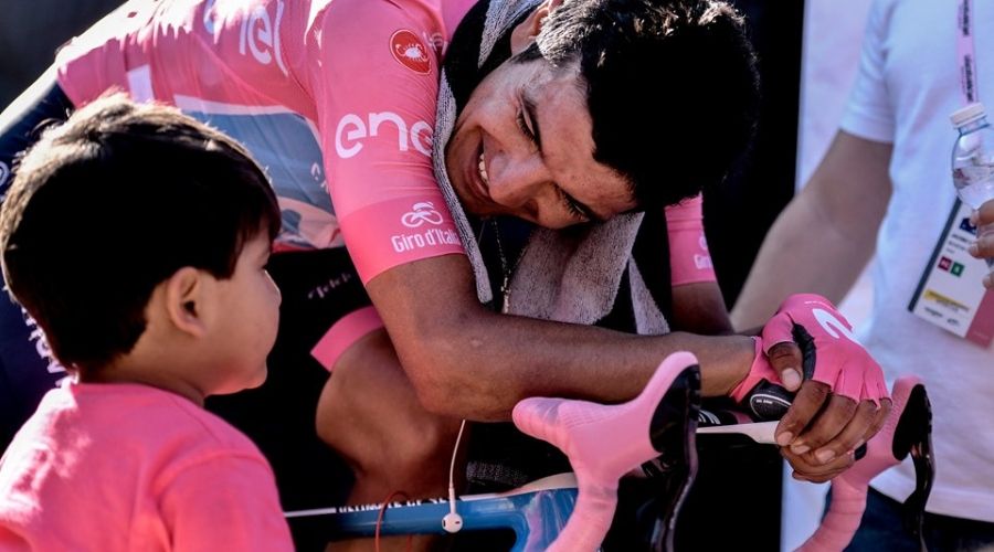 Richard-Carapaz - Giro de Italia etapa 21 (Ph. Giro d'Italia)- Escarabajos Colombianos