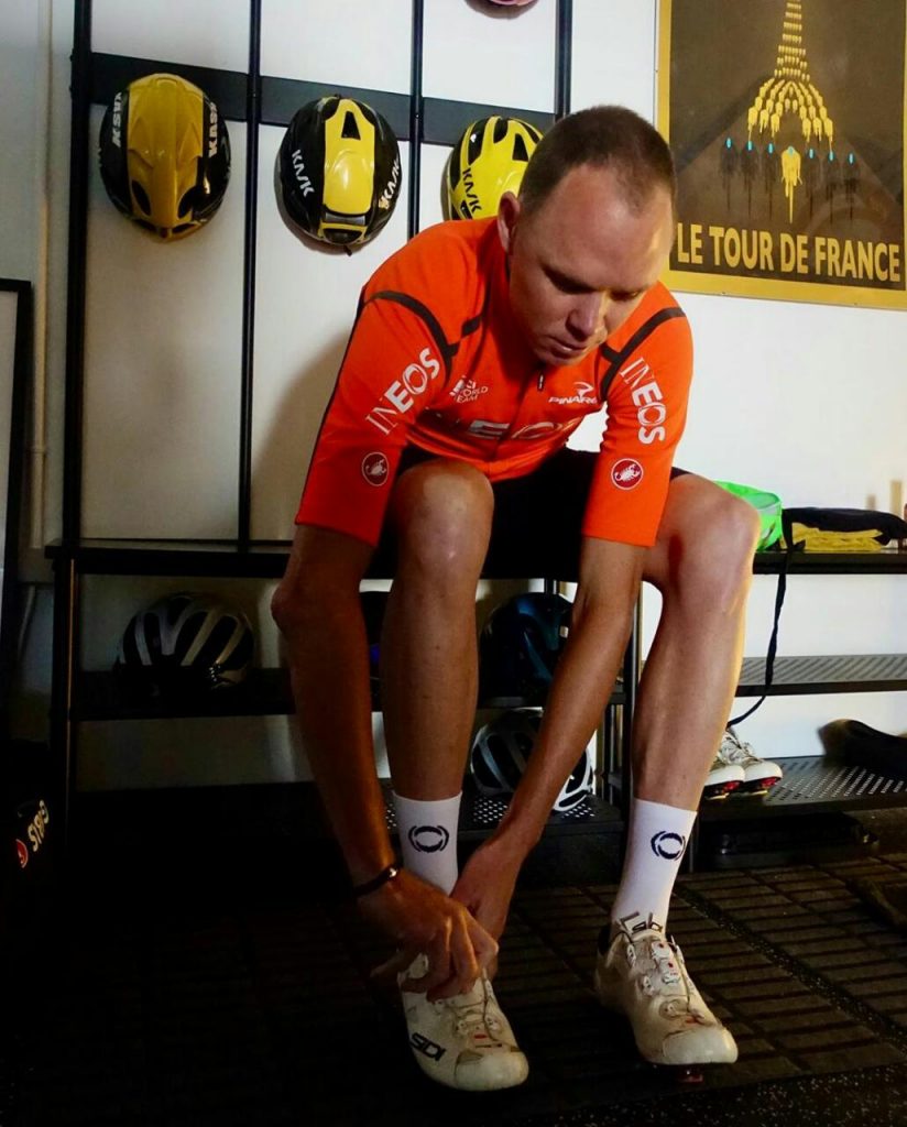 En dos fotos, Froome muestra su recuperación.