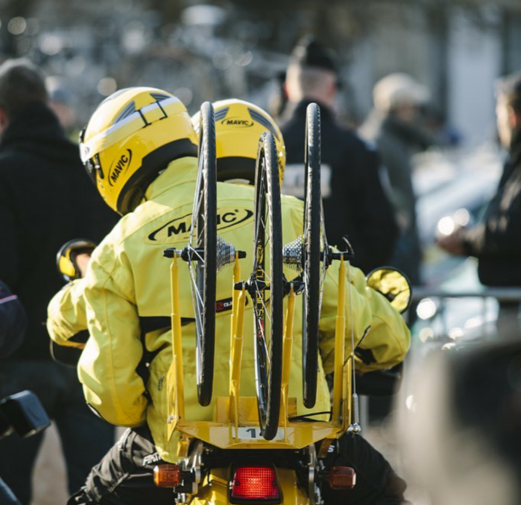 Bernard Hinault se une para salvar marca de interés en el ciclismo mundial declarada en quiebra