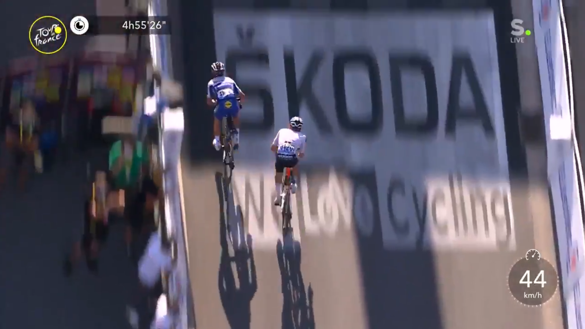Ataque Julian Alaphilippe en la etapa 2 del Tour de Francia 2020-www.ciclismocolombiano.com