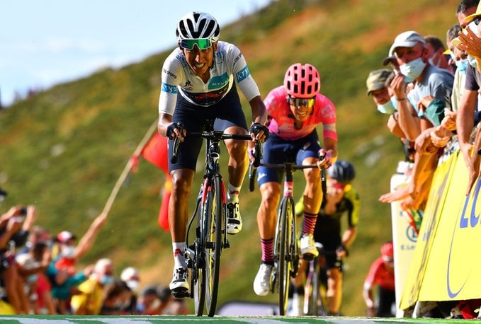 Retiro de Egan Bernal Tour de Francia 2020 ph. Team Ineos - www.ciclismocolombiano.com