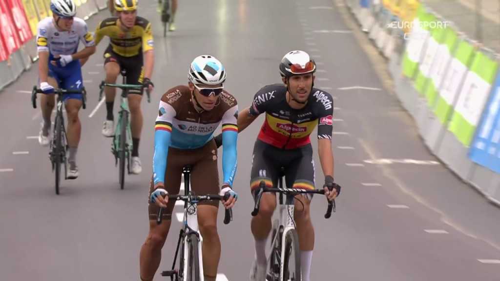 El gesto Binck Bank Tour 2020 - www.ciclismocolombiano.com