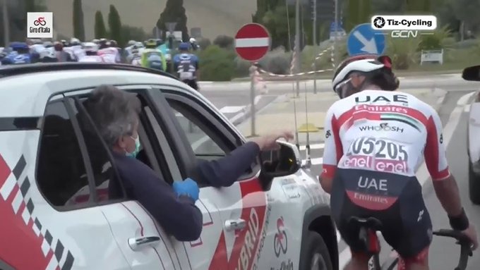 Fernando Gaviria caída etapa 10 Giro de Italia 2020