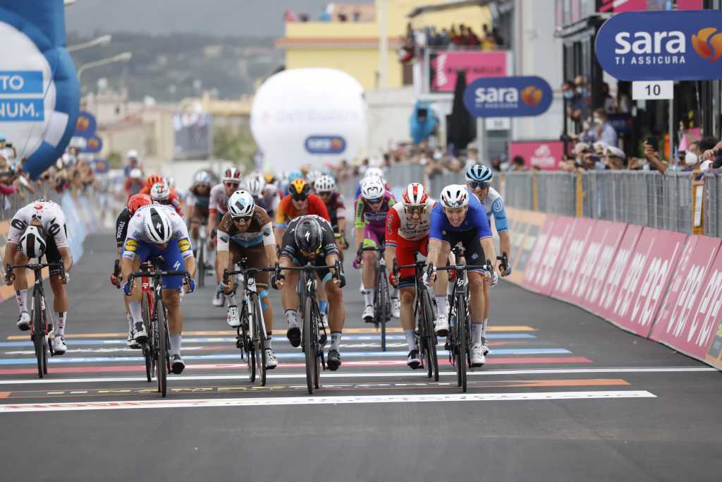 Arnaud Demare etapa 4 Giro de Italia 2020 - ph. Groupama - www.ciclismocolombiano.com