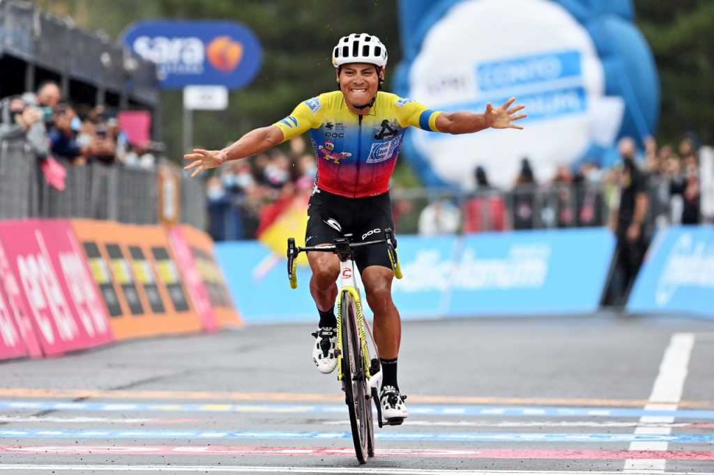 Reacción esposa Caicedo etapa 3 Giro de Italia 2020 ph- Giro d Italia 2020 - www.ciclismocolombiano.com