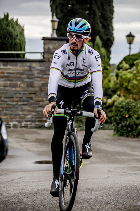 Campeón del Mundo Julian Alaphilippe bicicleta-Ph: Twitter Deceuninck-www.ciclismocolombiano.com