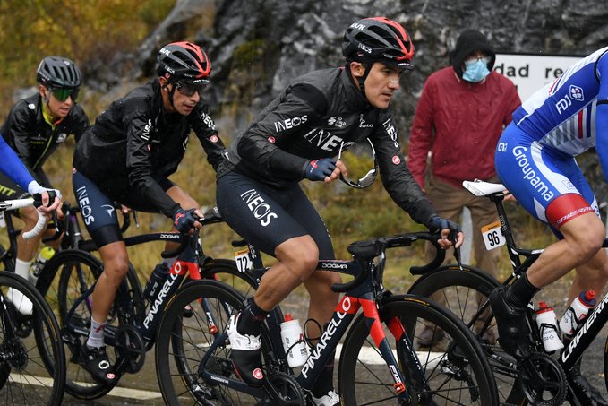 Richard Carapaz baja sensible etapa 8 Vuelta a España 2020