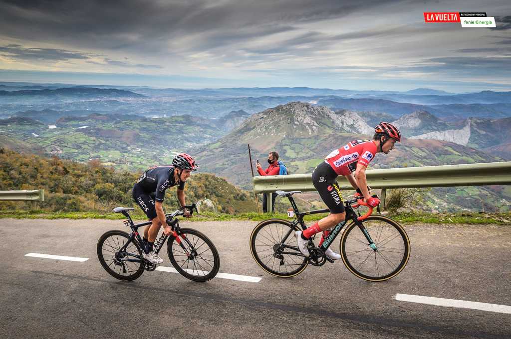Carapaz avisa Primoz Roglic contrarreloj etapa 13