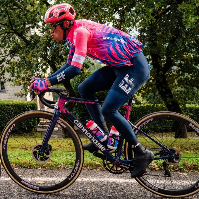 Rigoberto Urán Hugh Carthy Vuelta 2020