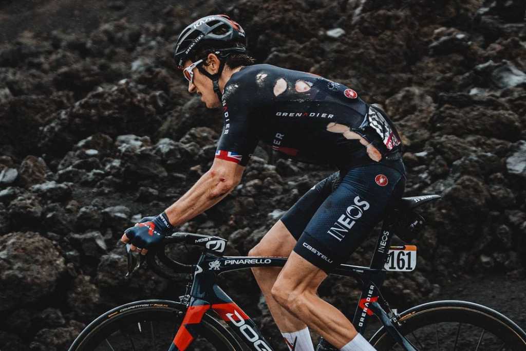 hombre Ineos sufre caída en entrenamiento 2020