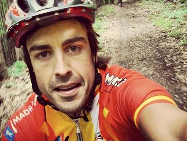 Fernando Alonso atropellado en bicicleta estado 2021