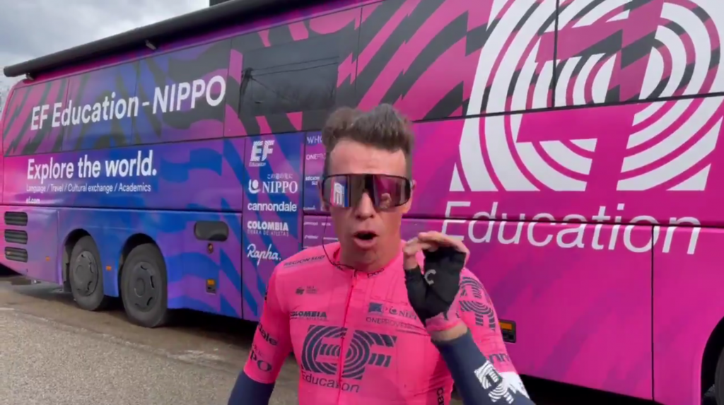 Rigoberto Urán sonríe Vuelta a España 2021