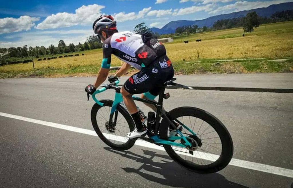 Simon Yates elige la gran vuelta que hará en 2021 y Chaves queda con estas opciones