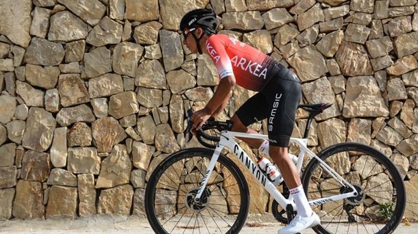 Nairo Quintana señal pelotón 2021