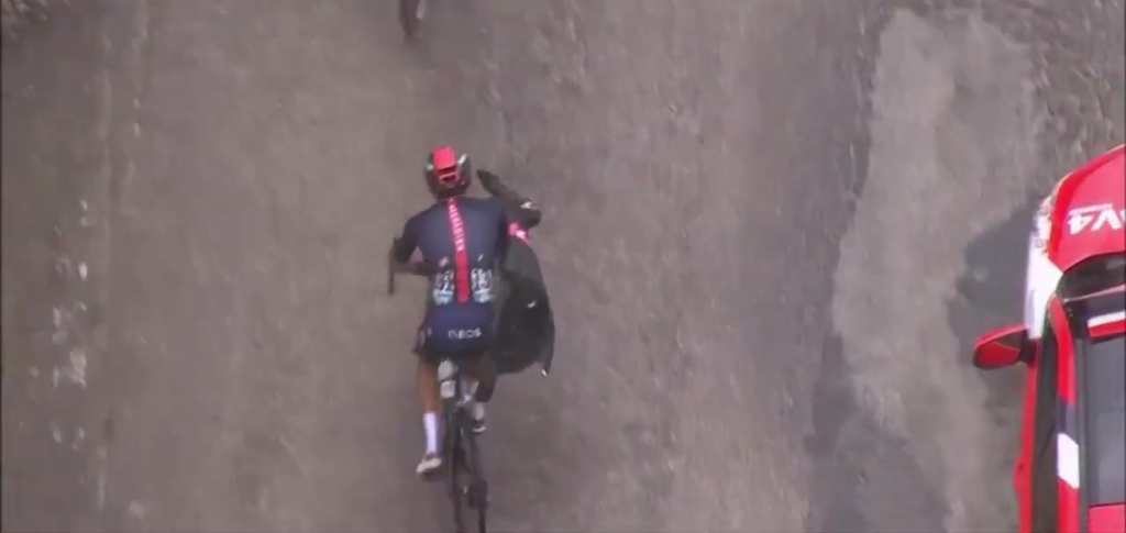 Egan Bernal cortavientos Tirreno Adriático 2021