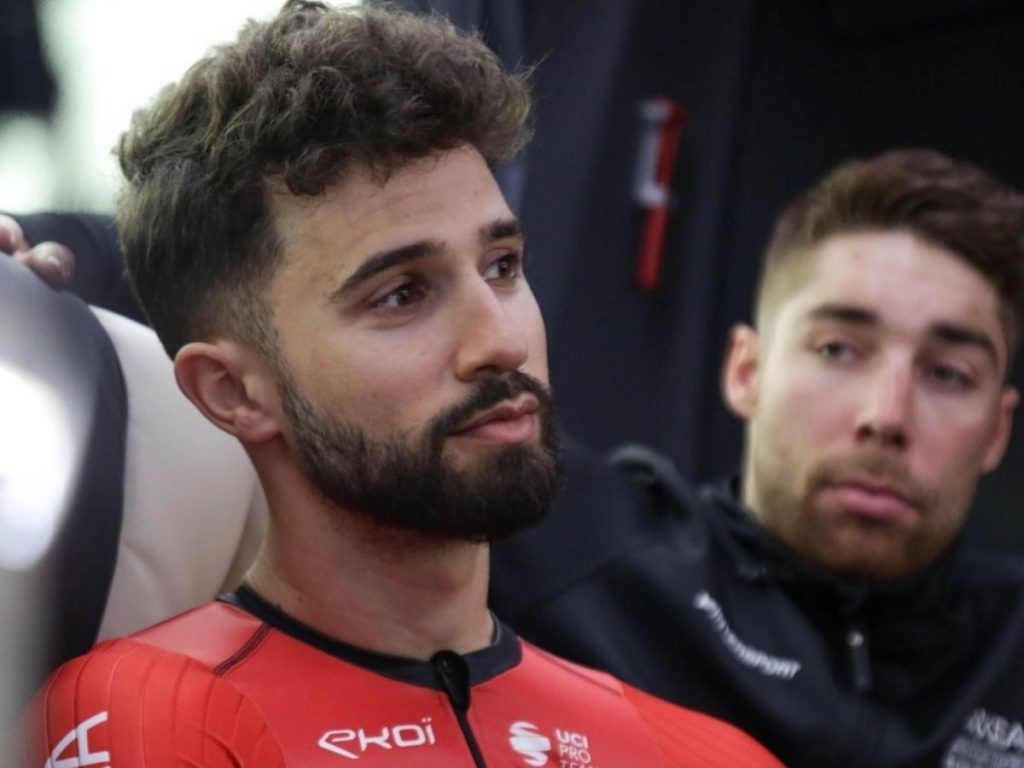 Nacer Bouhanni cruce Milano Sanremo 2021