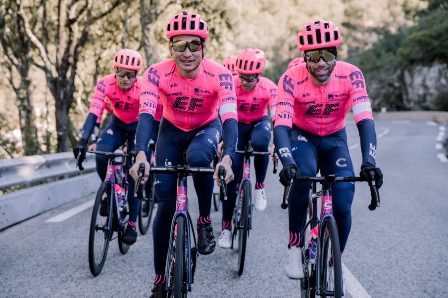 EF ciclismo colombiano caído
