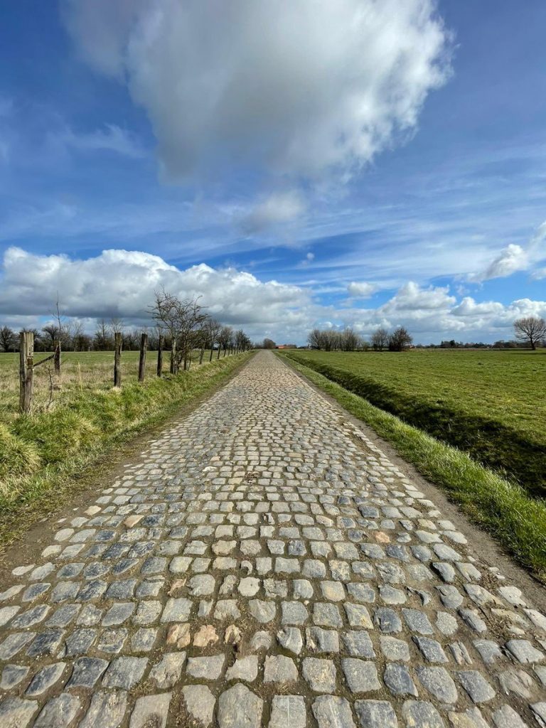 París Roubaix 2021 nueva fecha adoquines