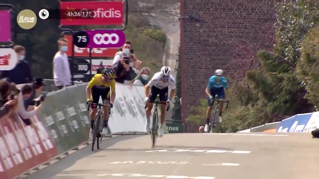 JulianAlaphilippe Roglic final Flecha Valona 2021