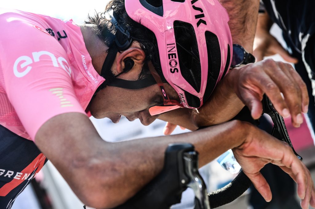 Egan Bernal cansado meta etapa 17 Giro 2021