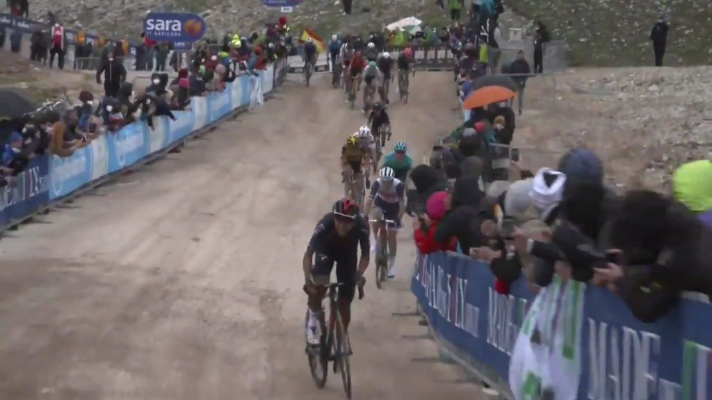 Egan Bernal rompió Evenepoel etapa 9 Giro 2021