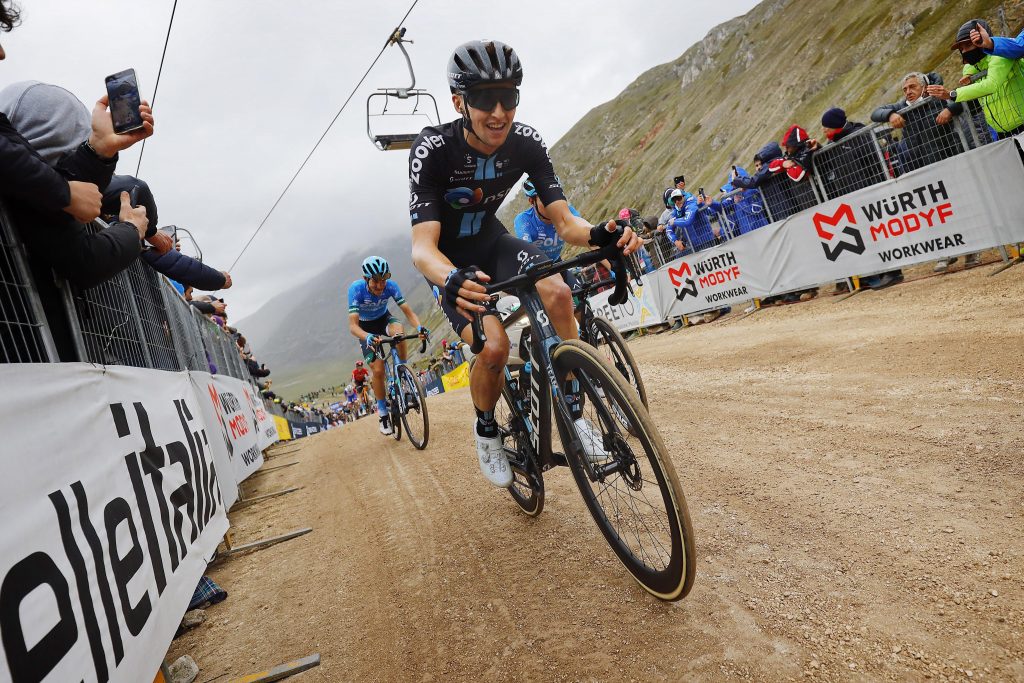 Jai Hindley se retira Giro 2021