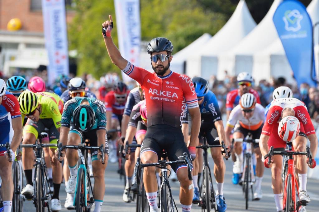 Nacer dos meses sanción UCI