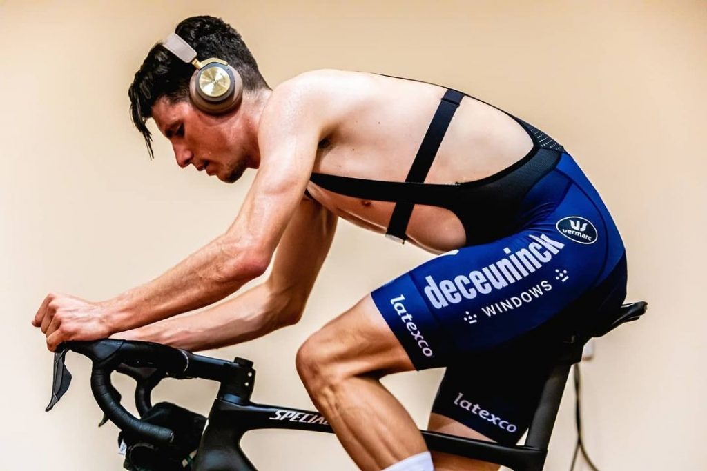 joven Estrella Movistar Bora 2022