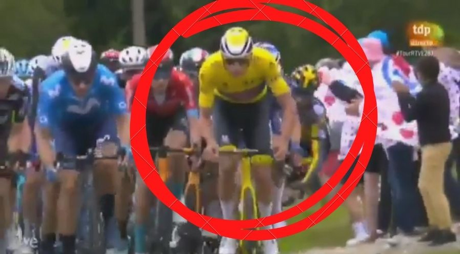 Colbrelli y Roglic caida etapa 3 Tour de Francia 2021