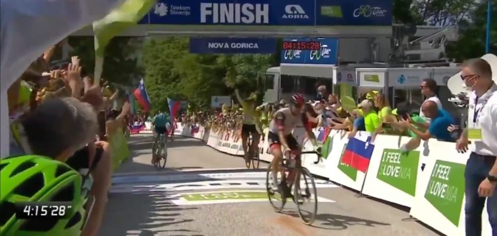Pogacar celebra etapa 4 Tour Eslovenia 2021