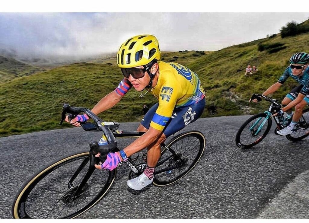 versus latinoamericano Tour de Francia 2021
