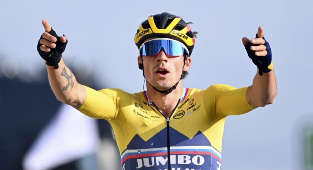 Roglic celebrando