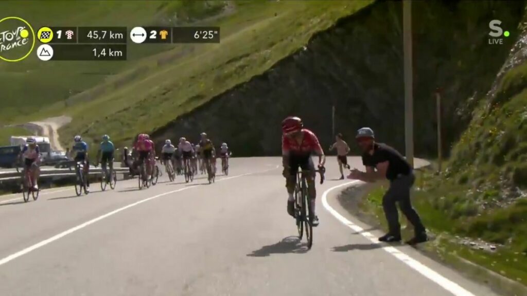 Nairo Quintana descuelga Wout Van Aert etapa 15 Tour 2021 Francia