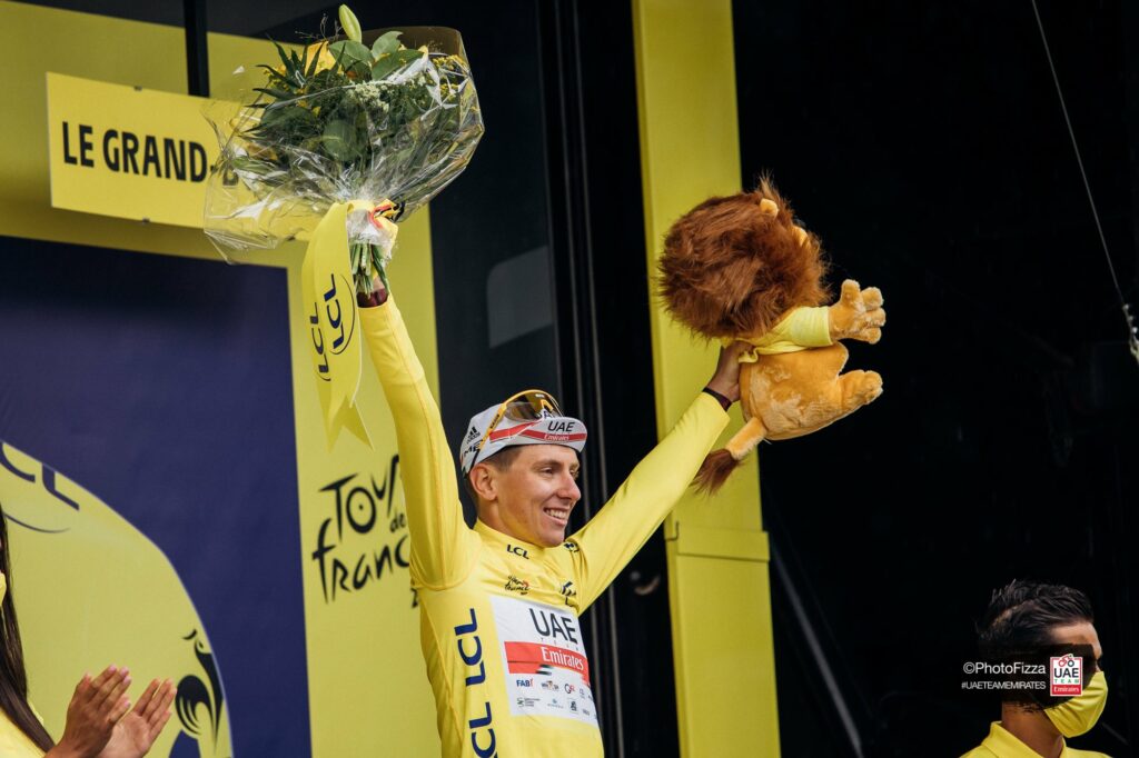 Pogacar celebrando en el Tour de Francia 2021