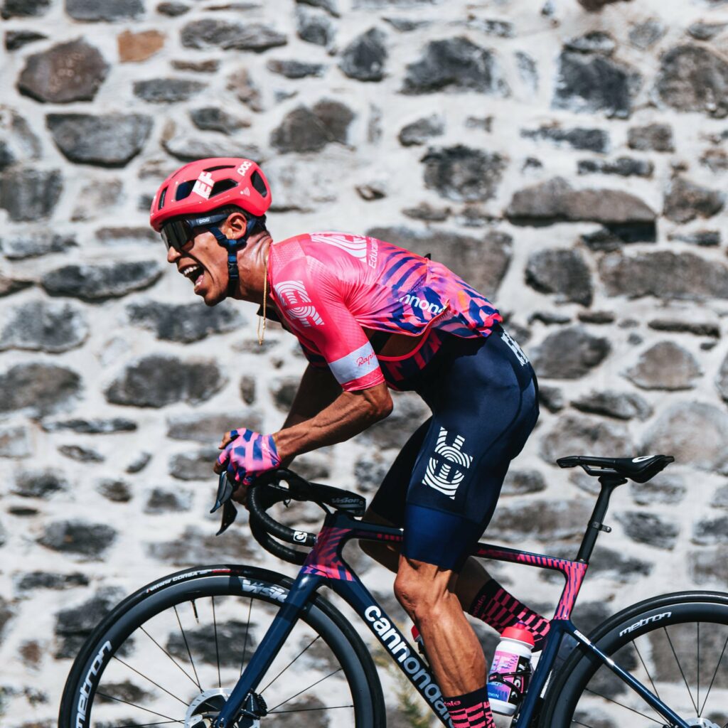 Rigoberto Urán dramático momento Tour Francia 2021