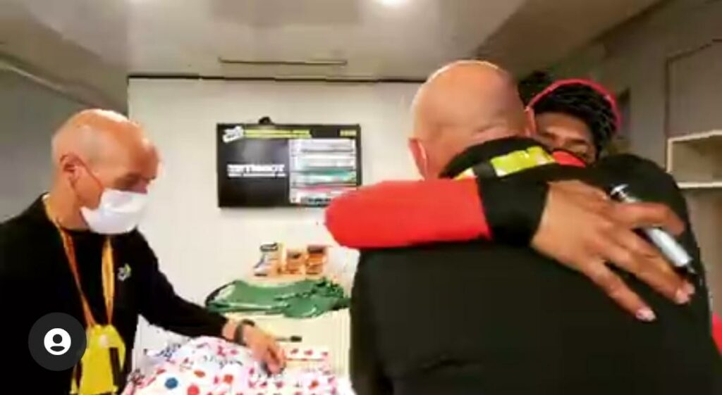 Nairo Quintana celebra camiseta montaña Tour 2021