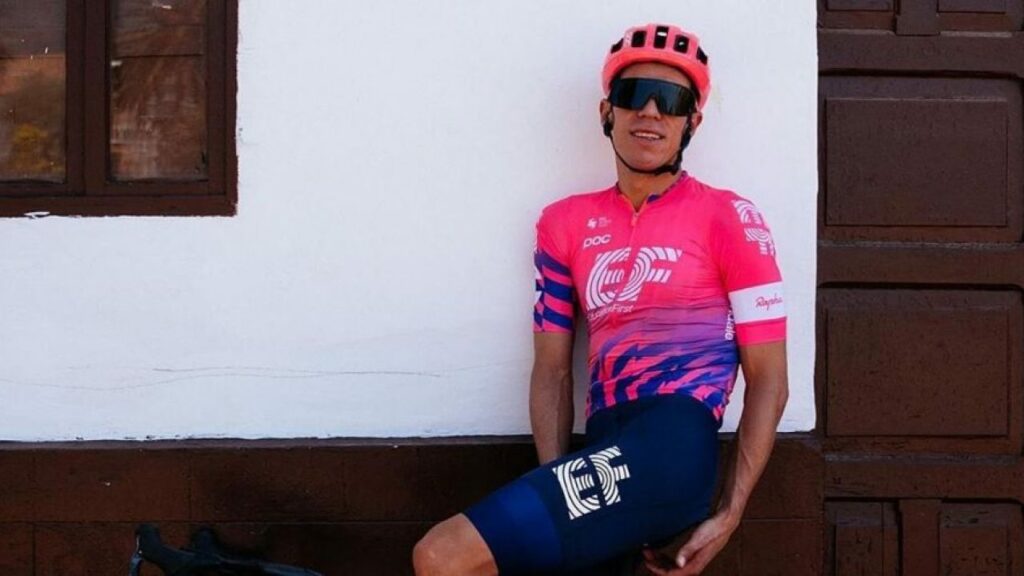 Rigoberto Urán llega a Colombia gracioso momento