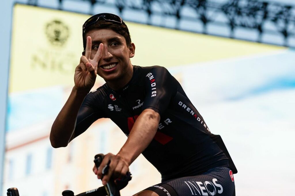 Egan Bernal mirando a la cámara