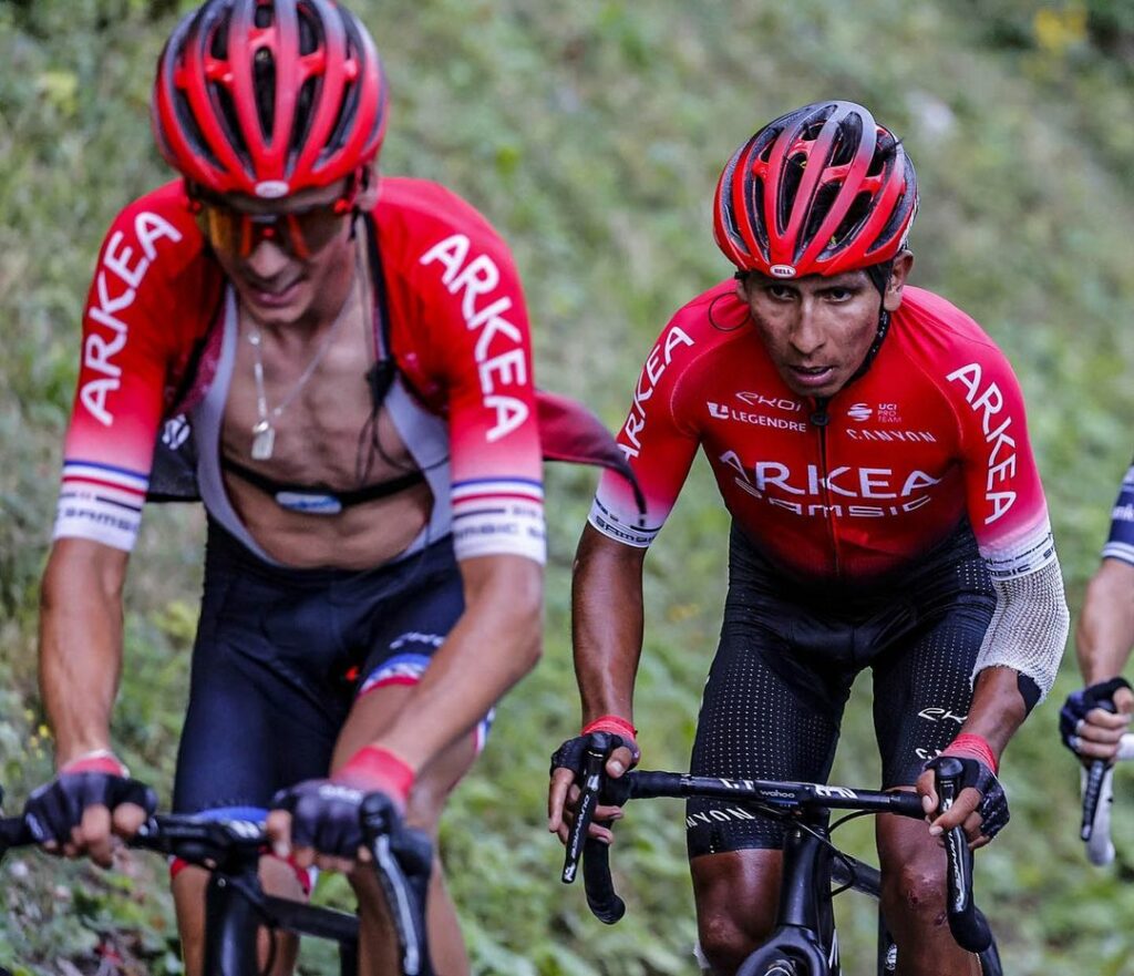 Nairo Quintana con el Arkea y Warren Barguil