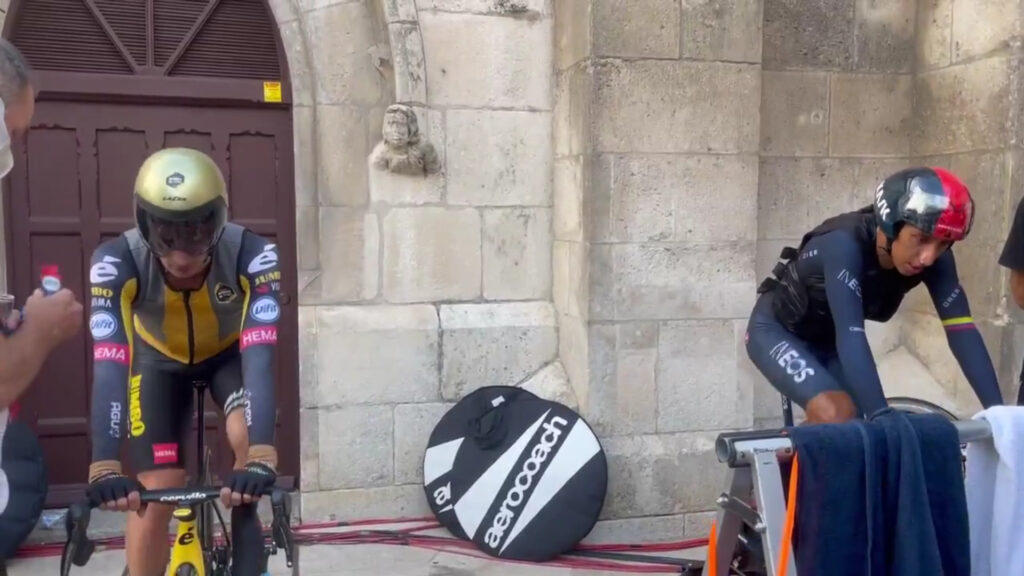 Roglic y Egan antes de la etapa 1 de La Vuelta 2021