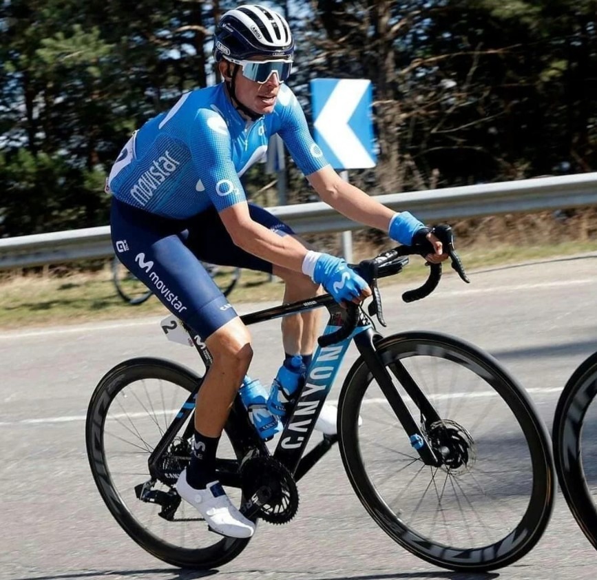 Enric Mas Miguel López buen trabajo etapa 9 Vuelta 2021