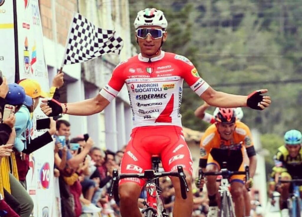 Androni Giocatolli Jhonatan Restrepo renovación