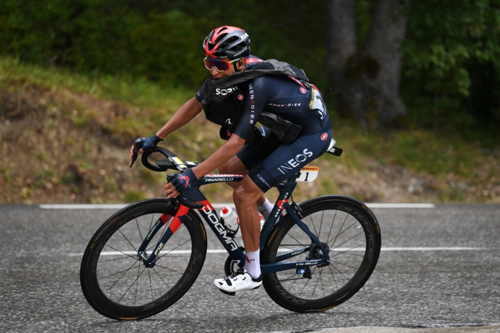 Egan Bernal Ineos cambiará proveedor uniforme 2022