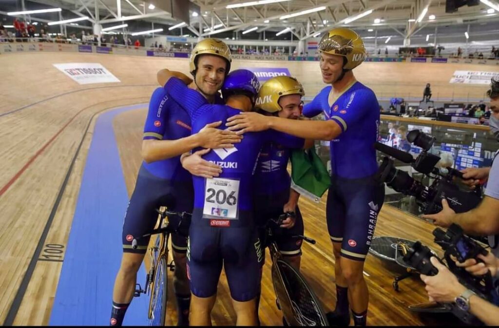 Italia celebra en el Mundial de Pista de Roubaix