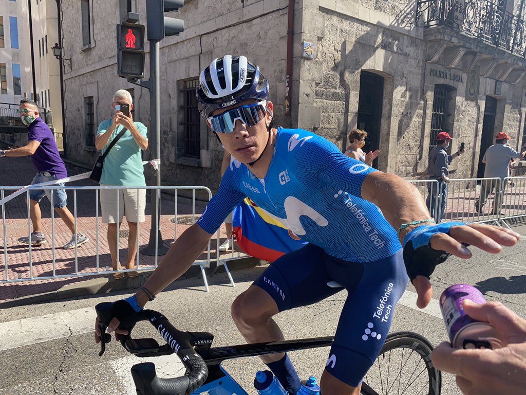 Miguel Ángel López corriendo con el Movistar