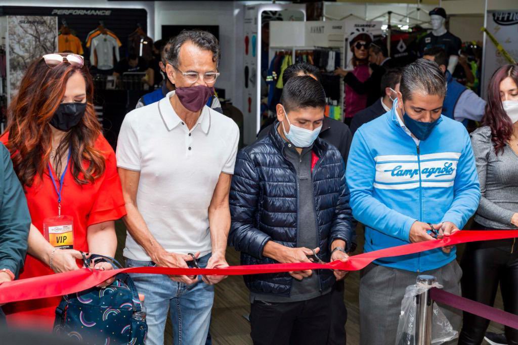 Nairo Quintana aprovecha su estancia en México para salir a rodar junto a Goga