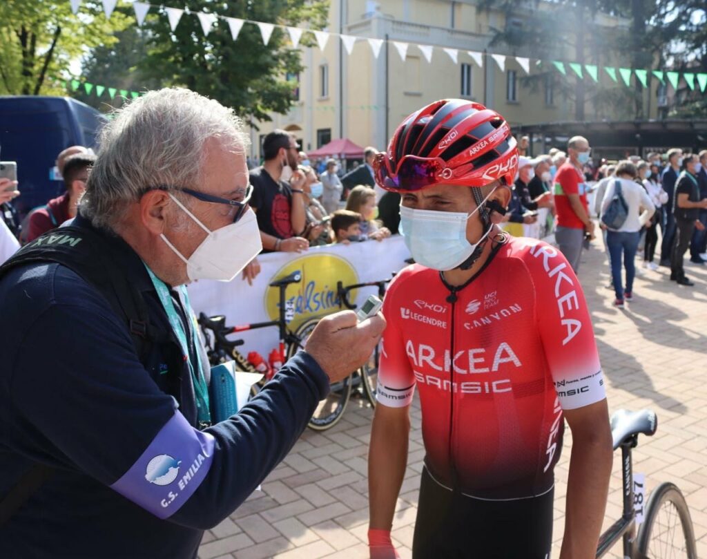 Nairo Quintana entrevista al salir