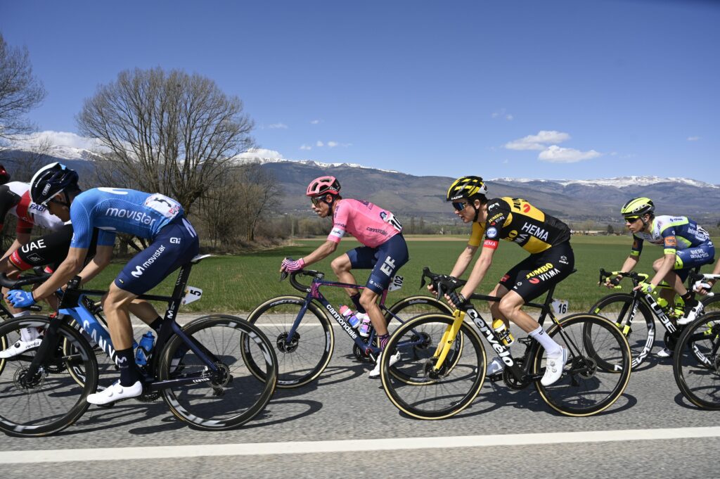 Rigoberto Urán EF education en fuga