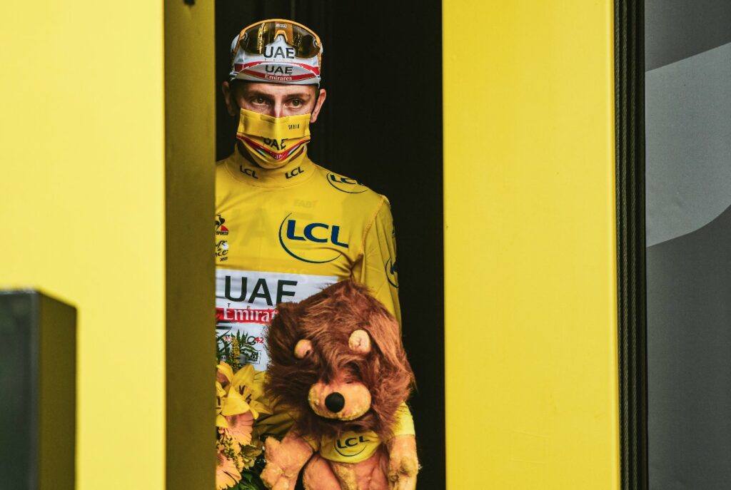 Pogacar con el amarillo